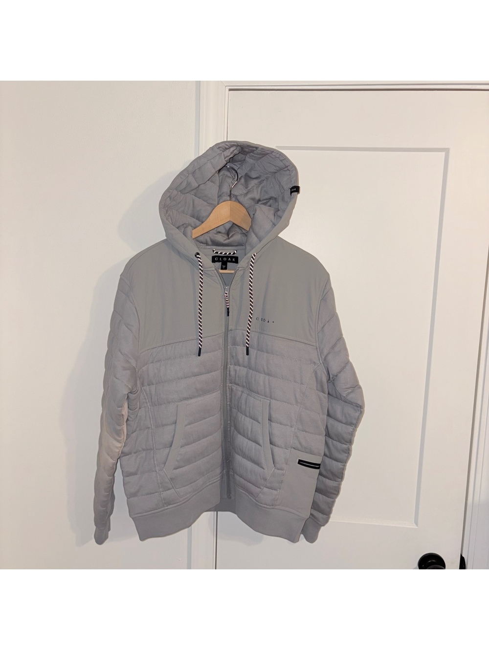 Cloak $150 Unisex Small Full Zip gray hooded puffer jacket